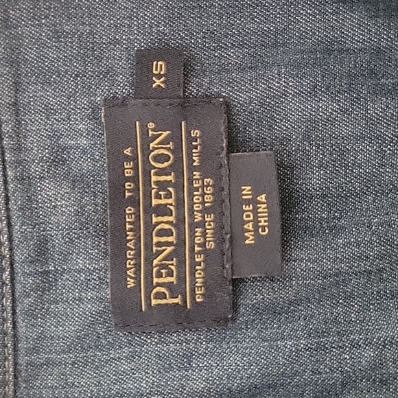 Pendleton 100% cotton denim buttondown - Picture 3 of 8